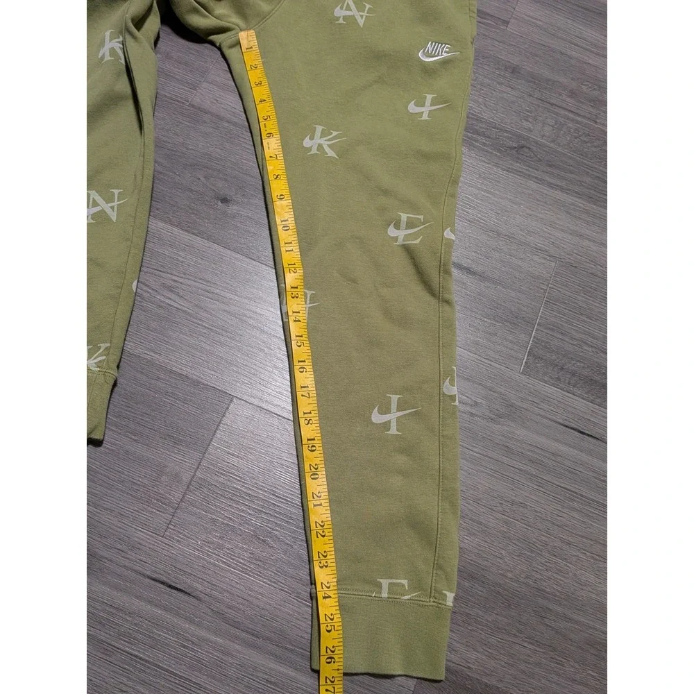 Nike Sportswear Club Fleece Joggers‎ Alligator Green AOP Men's Size Small DV9611